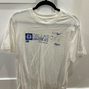 Nike Dallas Mavericks Graphic White Tee